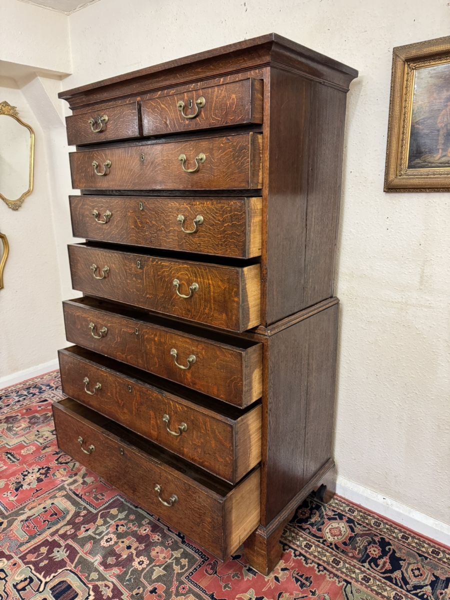 OUTSTANDING QUALITY GEORGIAN OAK CHEST ON CHEST CIRCA 1760 - Image 10