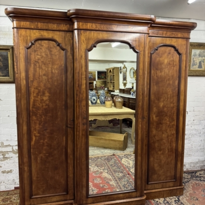 STUNNING VICTORIAN MAHOGANY BRAKE FRONT WARDROBE CIRCA 1860