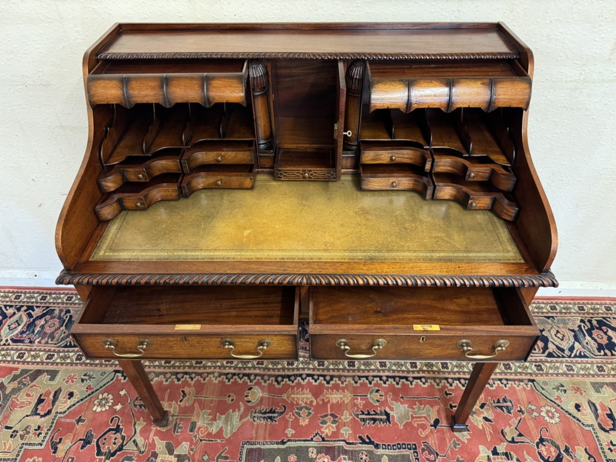 OUTSTANDING QUALITY CARVED MAHOGANY OPEN LEATHER TOPPED DESK - Image 7