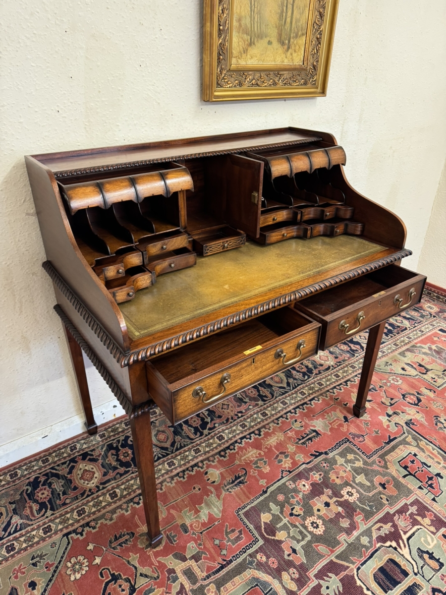 OUTSTANDING QUALITY CARVED MAHOGANY OPEN LEATHER TOPPED DESK - Image 8