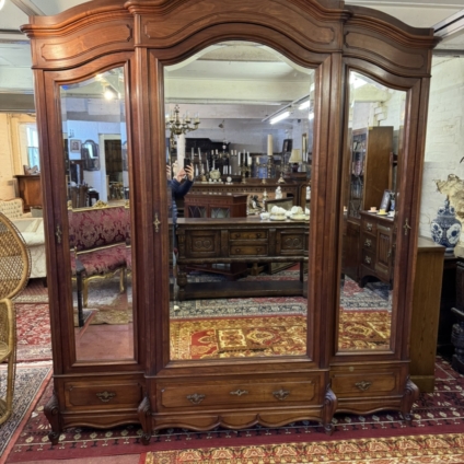 QULAITY ANTIQUE FRENCH MAHOGANY MIRROR DOOR ARMOIRE/WARDROBE CIRCA 1880