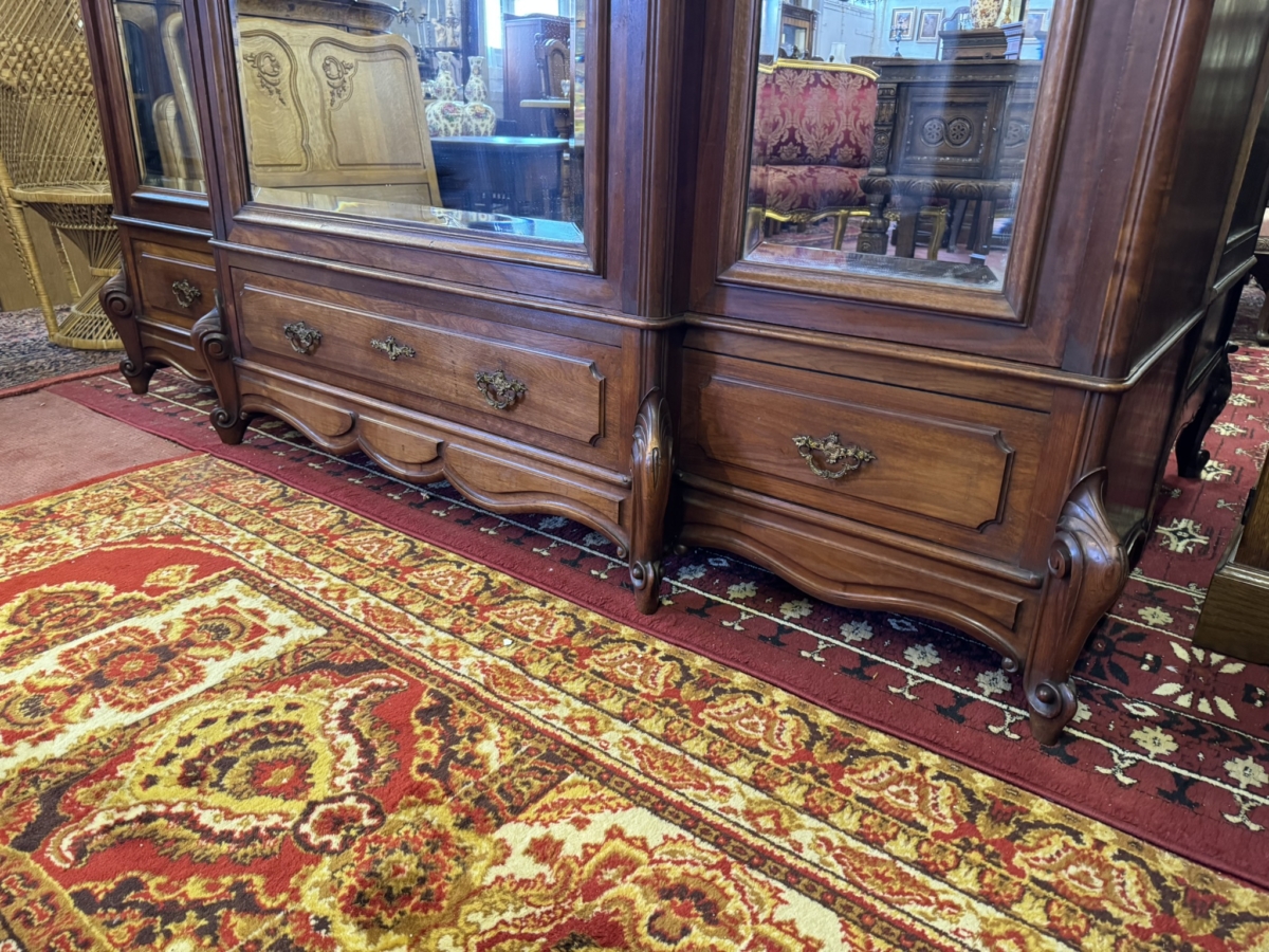 QULAITY ANTIQUE FRENCH MAHOGANY MIRROR DOOR ARMOIRE/WARDROBE CIRCA 1880 - Image 5