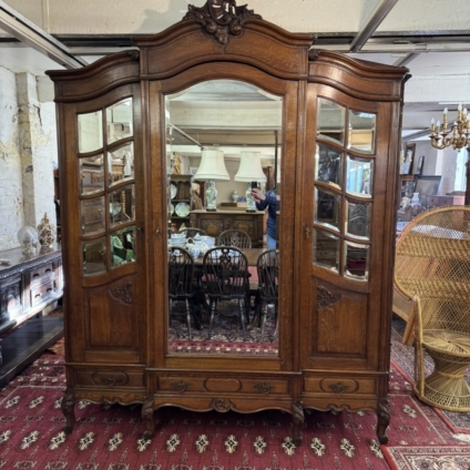 STUNNING ANTIQUE FRENCH CARVED OAK MIRRORED ARMOIRE/WARDROBE CIRCA 1880