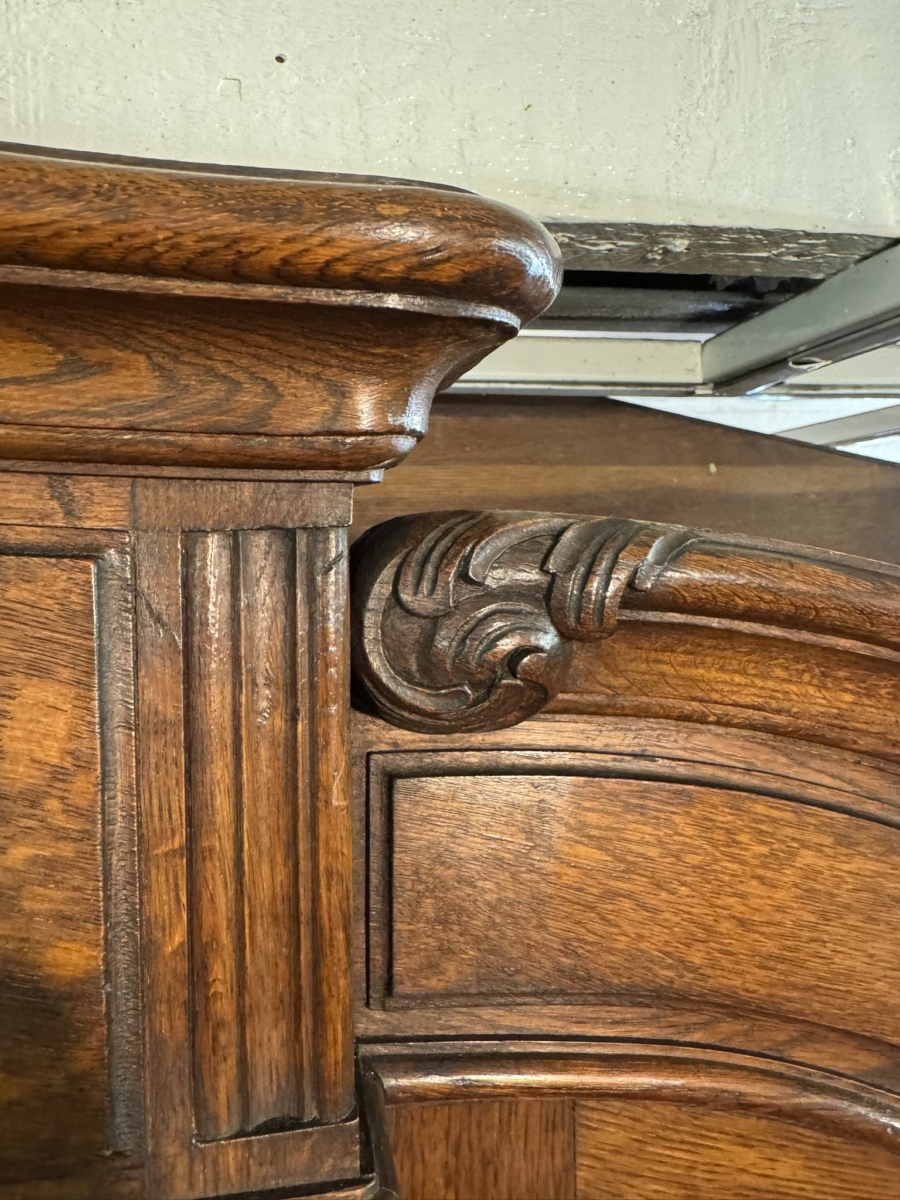 STUNNING ANTIQUE FRENCH CARVED OAK MIRRORED ARMOIRE/WARDROBE CIRCA 1880 - Image 7