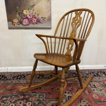 OUTSTANDING QUALITY OAK AND ELM WINDSOR ROCKING CHAIR