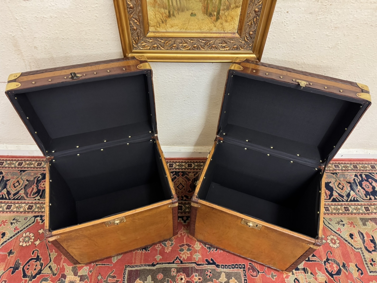 STUNNING PAIR OF TAN LEATHER AND BRASS END TABLES/BOXES/TRUNKS - Image 12