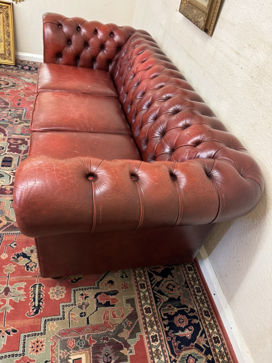 FABULOUS RED/BROWN LEATHER THREE SEATER CHESTERFIELD SOFA/SETTEE - Image 6