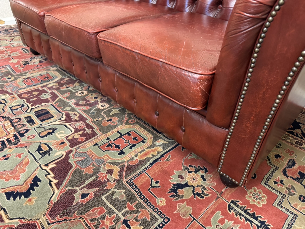 FABULOUS RED/BROWN LEATHER THREE SEATER CHESTERFIELD SOFA/SETTEE - Image 10