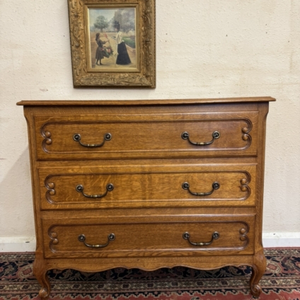FANTASTIC QUALITY FRENCH CARVED OAK CHEST OF THREE DRAWERS CIRCA 1940