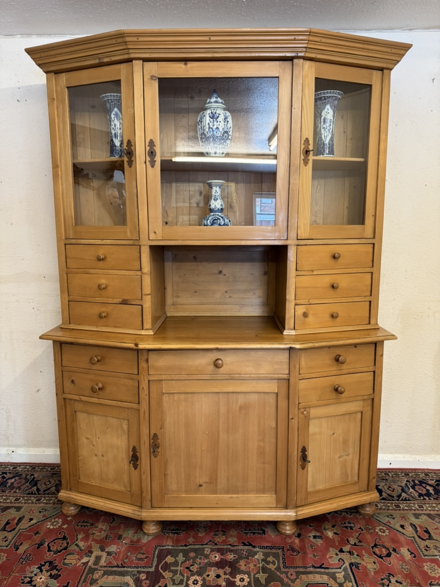 FANTASTIC QUALITY GLAZED TOP PINE DRESSER