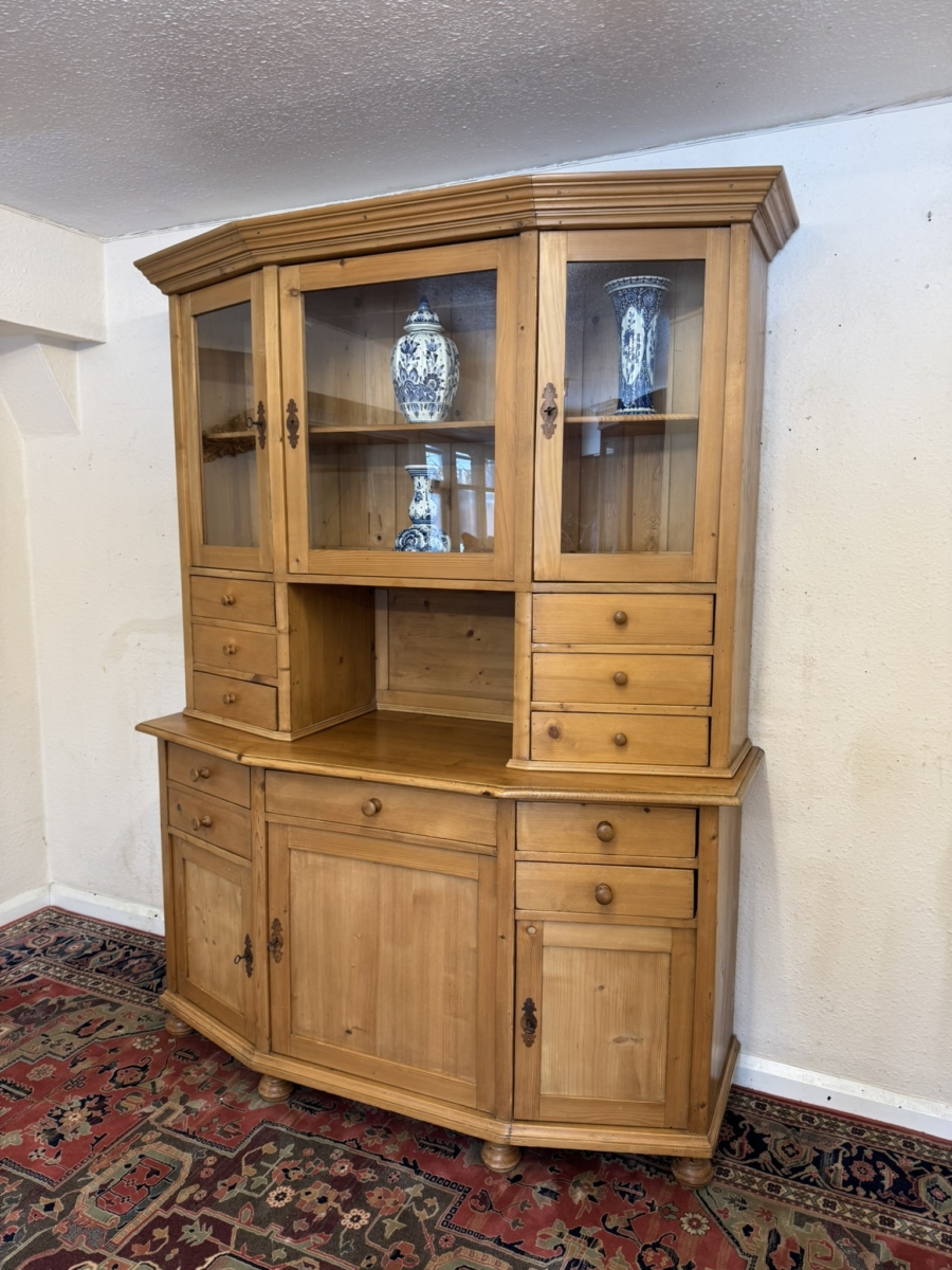 FANTASTIC QUALITY GLAZED TOP PINE DRESSER - Image 3