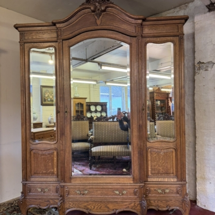 ANTIQUE FRENCH CARVED OAK THREE DOOR ARMOIRE/WARDROBE CIRCA 1880
