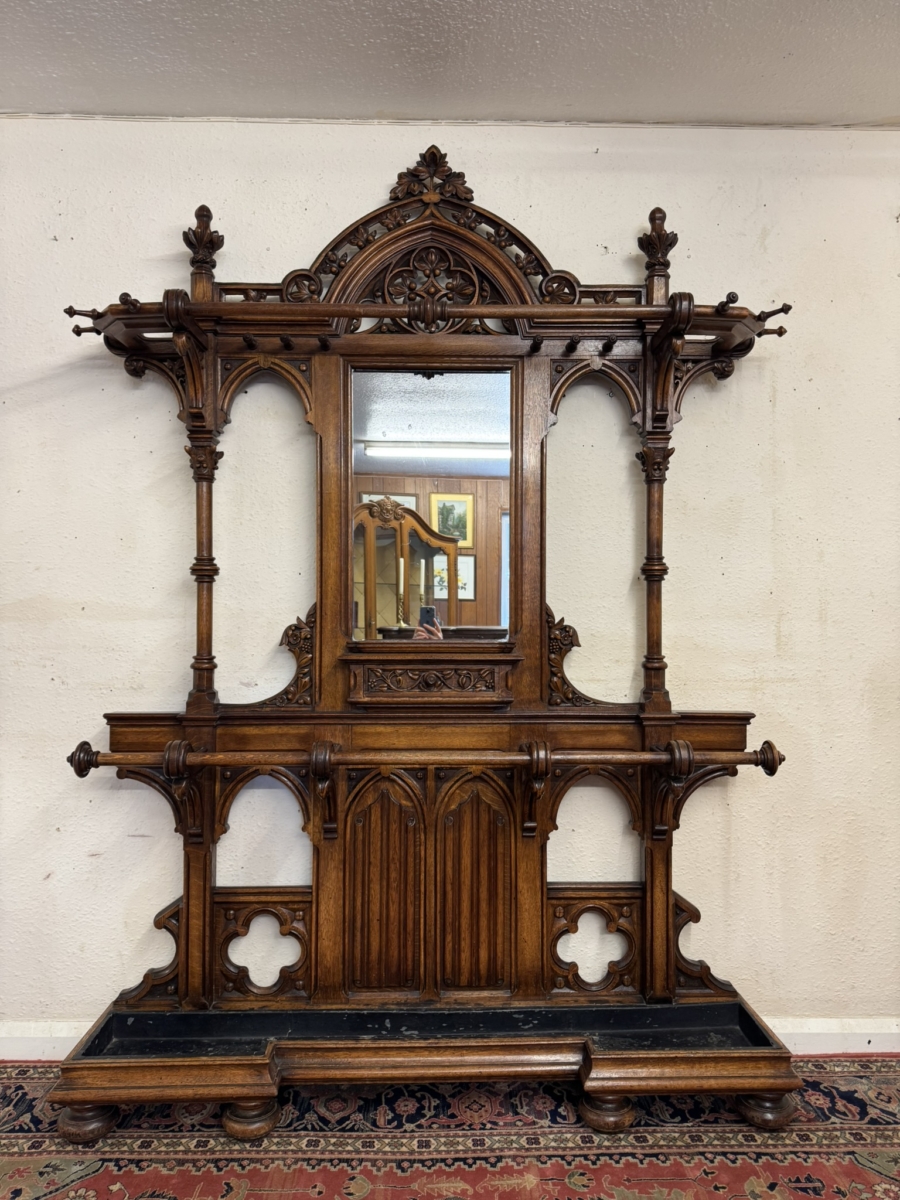 ENGLISH COUNTRY HOUSE ANTIQUE GOTHIC REVIVAL CARVED OAK HALLSTAND CIRCA 1885