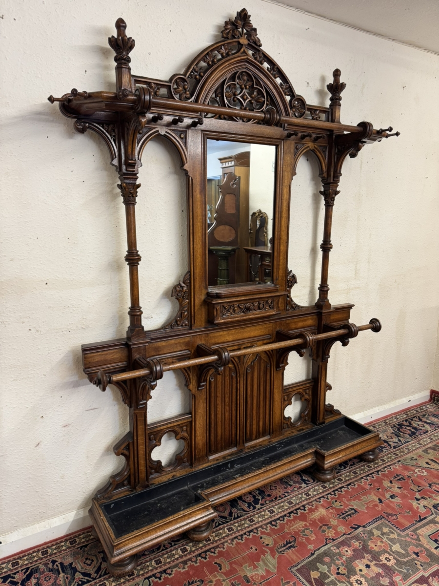 ENGLISH COUNTRY HOUSE ANTIQUE GOTHIC REVIVAL CARVED OAK HALLSTAND CIRCA 1885 - Image 2
