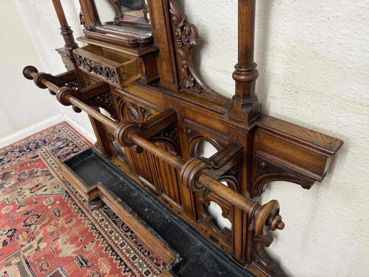ENGLISH COUNTRY HOUSE ANTIQUE GOTHIC REVIVAL CARVED OAK HALLSTAND CIRCA 1885 - Image 9