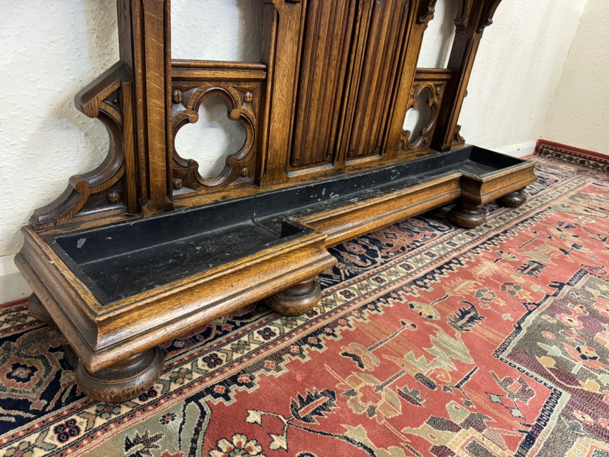 ENGLISH COUNTRY HOUSE ANTIQUE GOTHIC REVIVAL CARVED OAK HALLSTAND CIRCA 1885 - Image 11