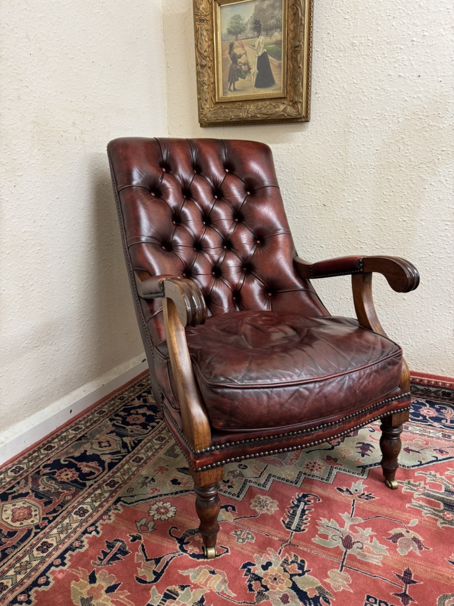 FANTASTIC QUALITY RED LEATHER DEEP BUTTONED BACK LIBRARY CHAIR - Image 2