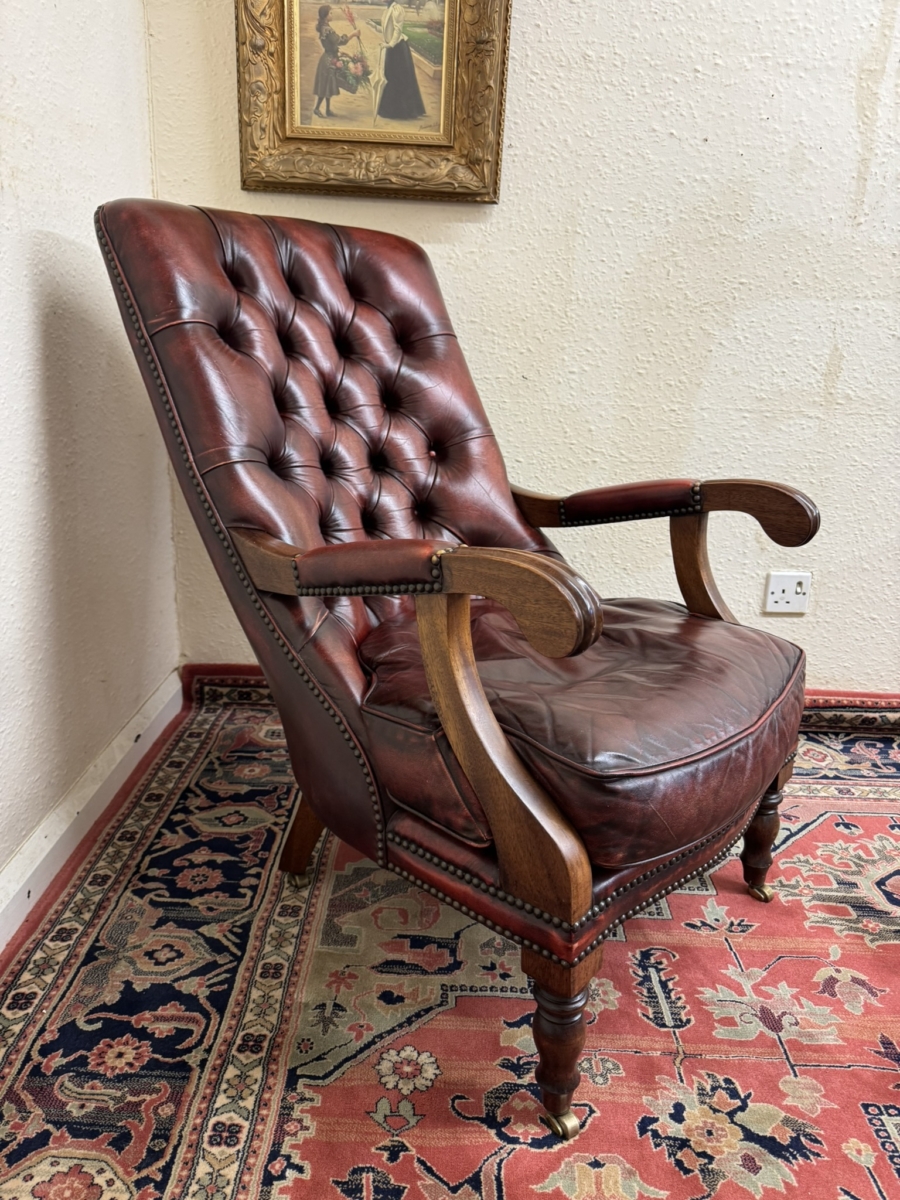 FANTASTIC QUALITY RED LEATHER DEEP BUTTONED BACK LIBRARY CHAIR