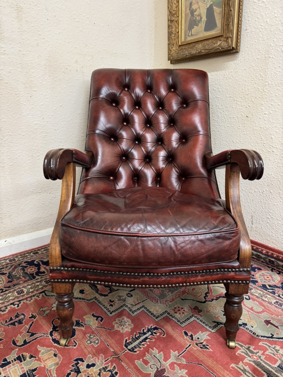 FANTASTIC QUALITY RED LEATHER DEEP BUTTONED BACK LIBRARY CHAIR - Image 4