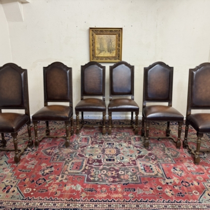 OUTSTANDING QUALITY SET OF SIX OAK LEATHER UPHOLSTERED DINING CHAIRS