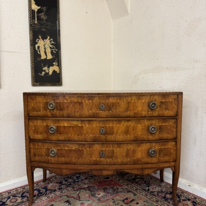 QUALITY FRENCH MAHOGANY AND WALNUT BOW FRONT CHEST OF THREE DRAWERS
