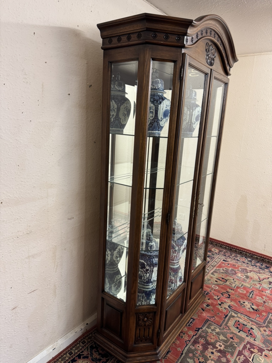 OUTSTANDING QUALITY CARVED OAK GLZED DISPLAY CABINET - Image 7