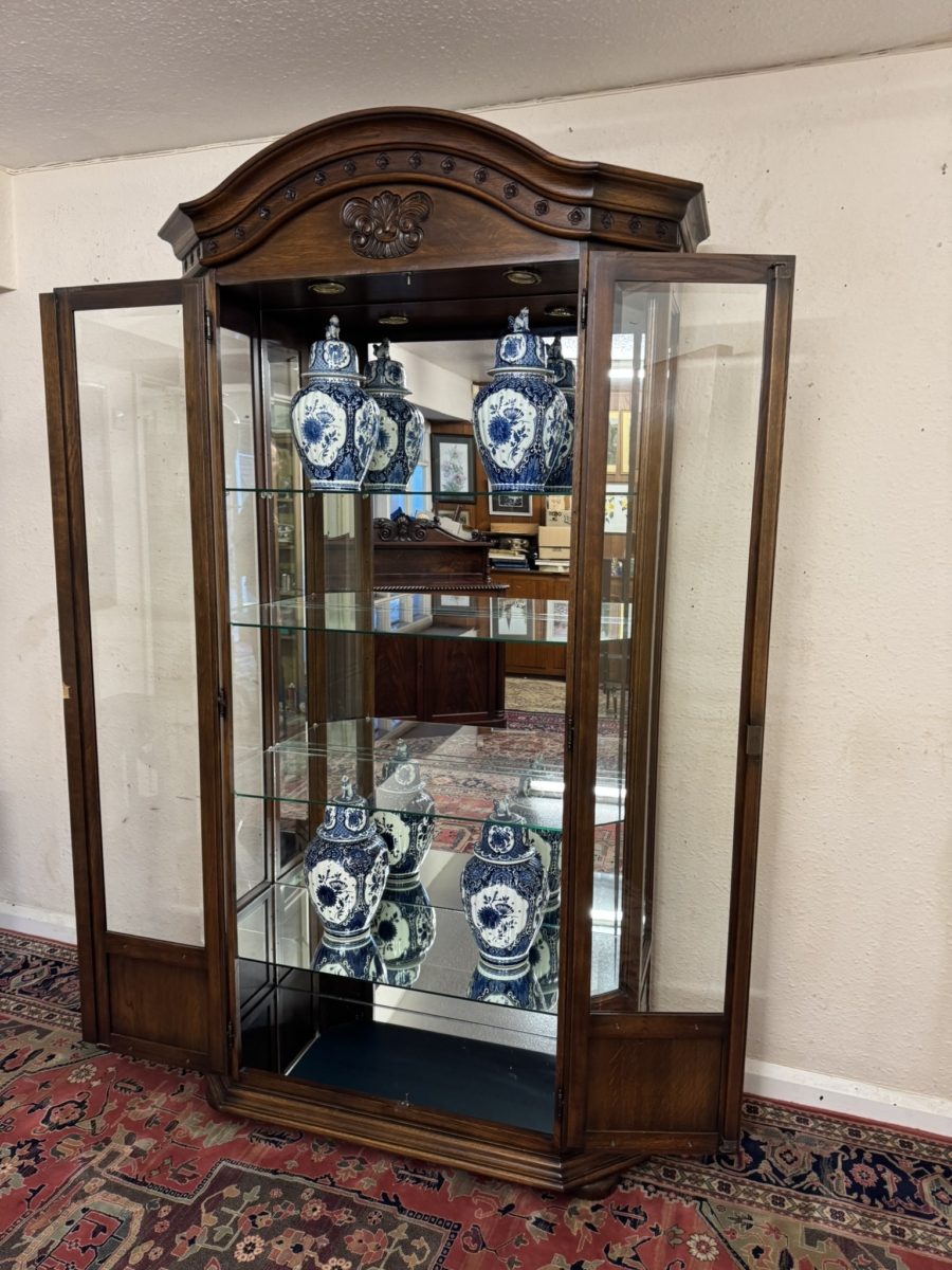 OUTSTANDING QUALITY CARVED OAK GLZED DISPLAY CABINET - Image 9