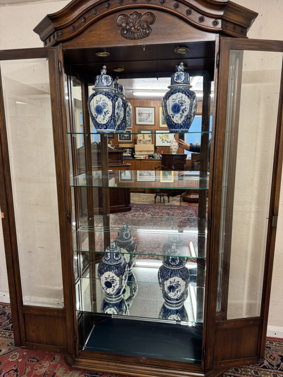 OUTSTANDING QUALITY CARVED OAK GLZED DISPLAY CABINET - Image 10