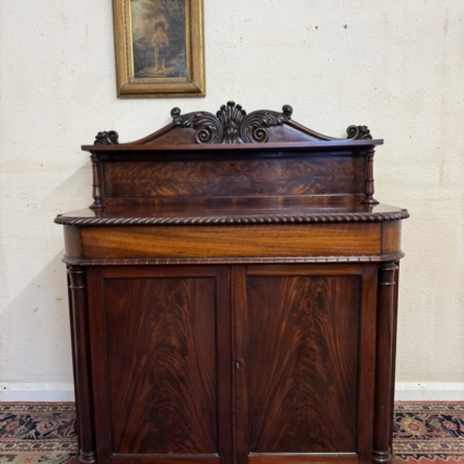 OUTSTANDING QUALITY ANTIQUE MAHOGANY SIDE CABINET CIRCA 1830