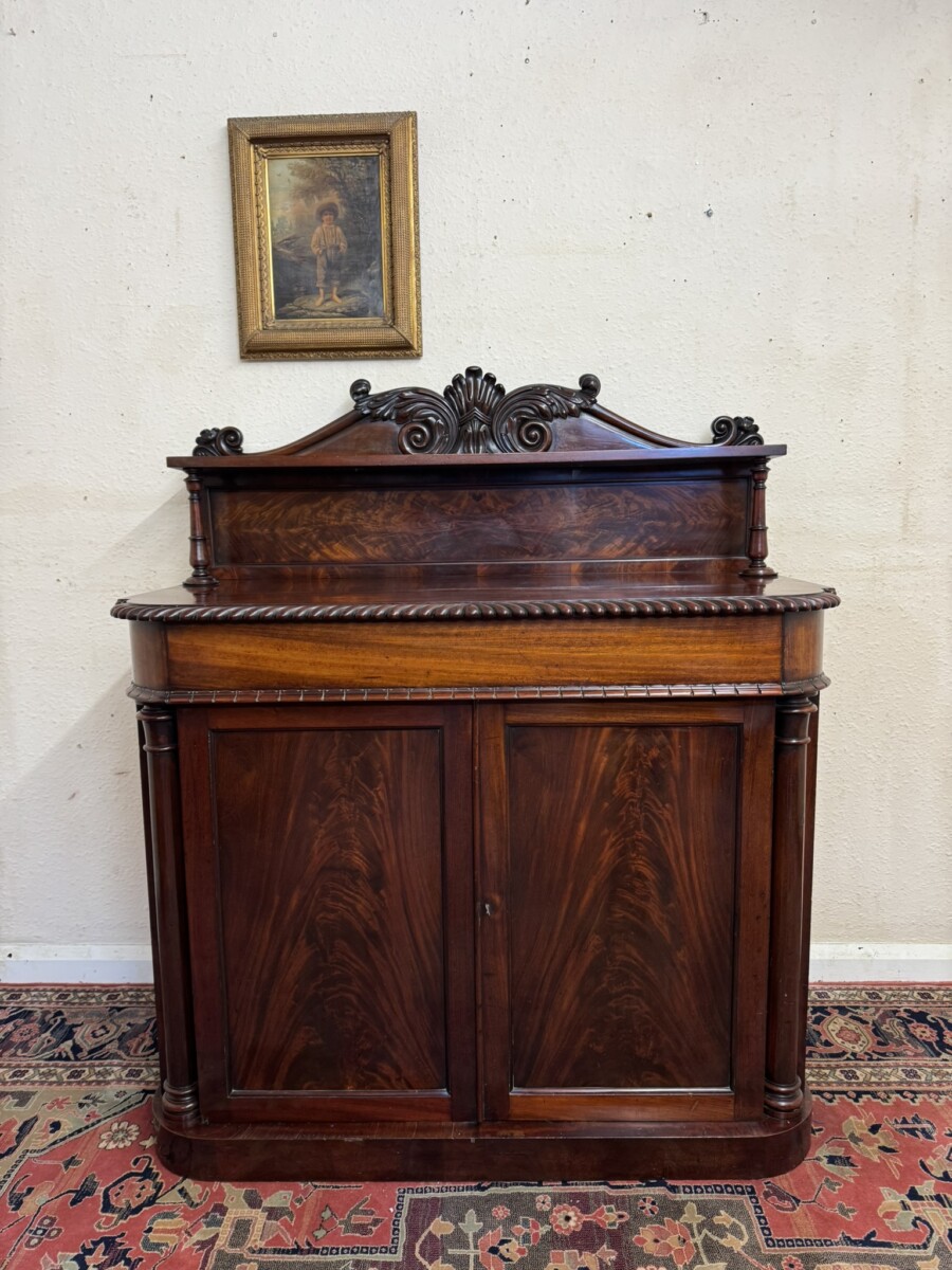 OUTSTANDING QUALITY ANTIQUE MAHOGANY SIDE CABINET CIRCA 1830