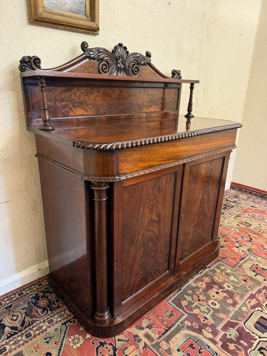 OUTSTANDING QUALITY ANTIQUE MAHOGANY SIDE CABINET CIRCA 1830 - Image 3