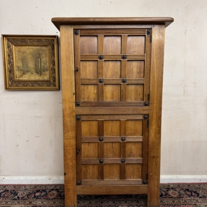 OUTSTANDING QUALITY RUSTIC FRENCH COUNTRY OAK HUTCH CUPBOARD CIRCA 1940