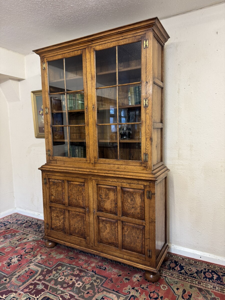 OUTSTANDING QUALITY BURR OAK GLAZED BOOKCASE/CABINET - Image 3