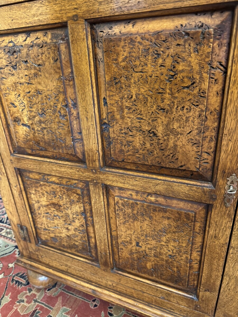 OUTSTANDING QUALITY BURR OAK GLAZED BOOKCASE/CABINET - Image 6