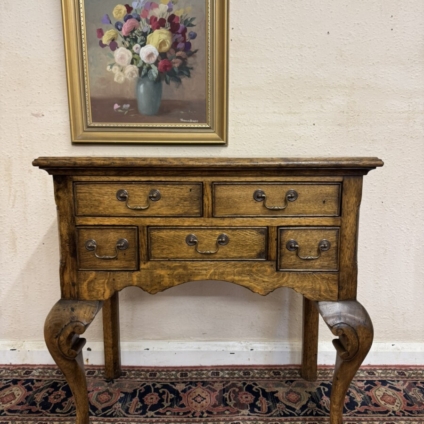 OUTSTANDING QUALITY OAK SIDE TABLE/LOWBOY
