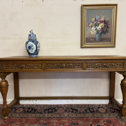 FANTASTIC CARVED OAK THREE DRAWERS CONSOLE TABLE CIRCA 1930