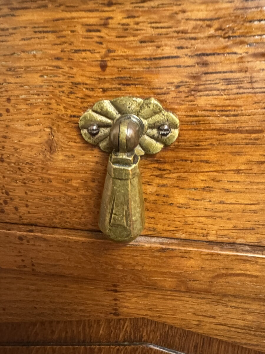 PAIR OF FRENCH OAK ART DECO MARBLE TOP BEDSIDE CABINETS CIRCA 1920 - Image 4