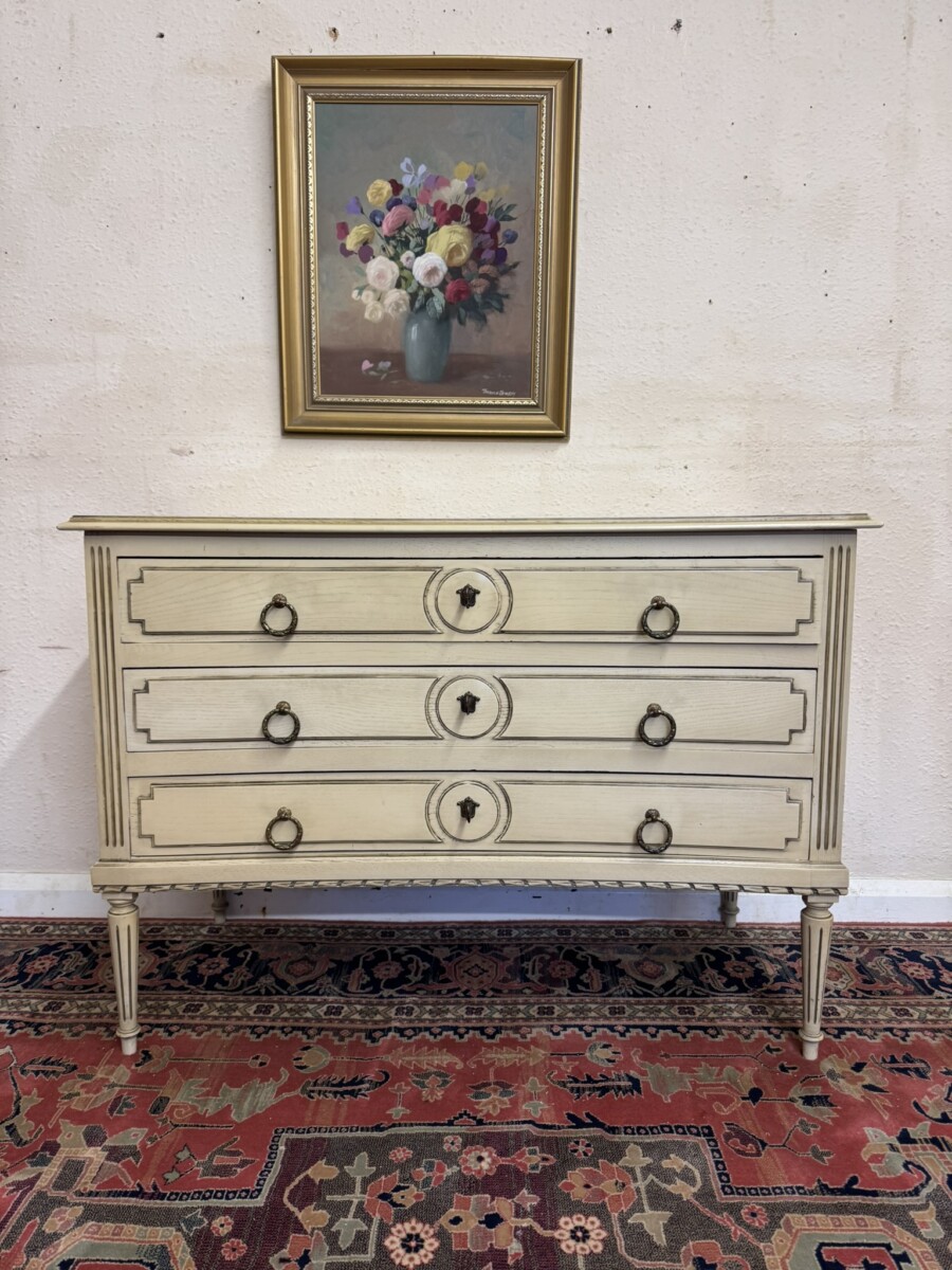 ANTIQUE FRENCH EMPIRE CURVED CHEST OF THREE DRAWERS CIRCA 1920