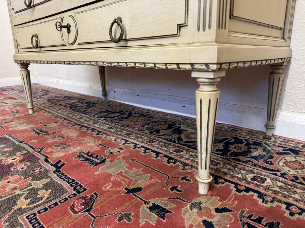 ANTIQUE FRENCH EMPIRE CURVED CHEST OF THREE DRAWERS CIRCA 1920 - Image 7