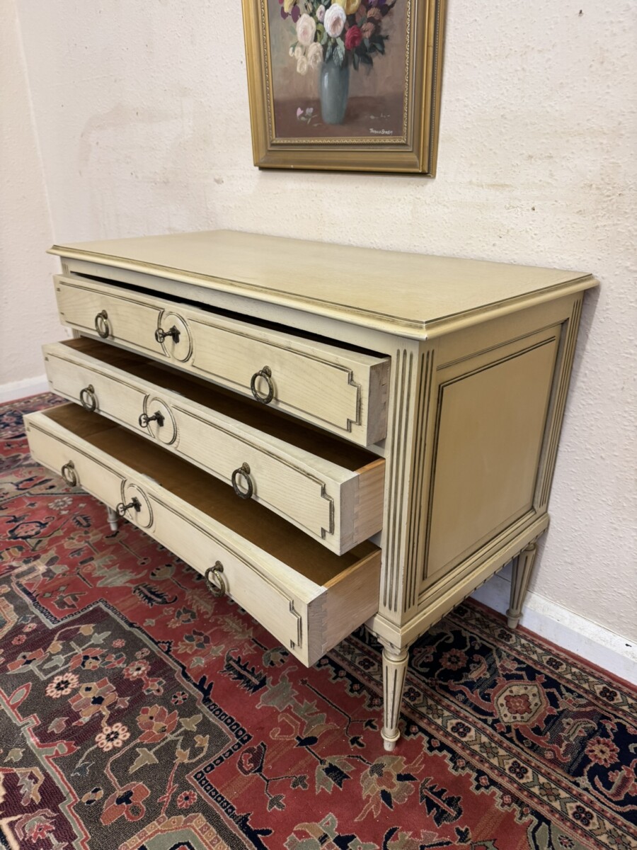 ANTIQUE FRENCH EMPIRE CURVED CHEST OF THREE DRAWERS CIRCA 1920 - Image 9