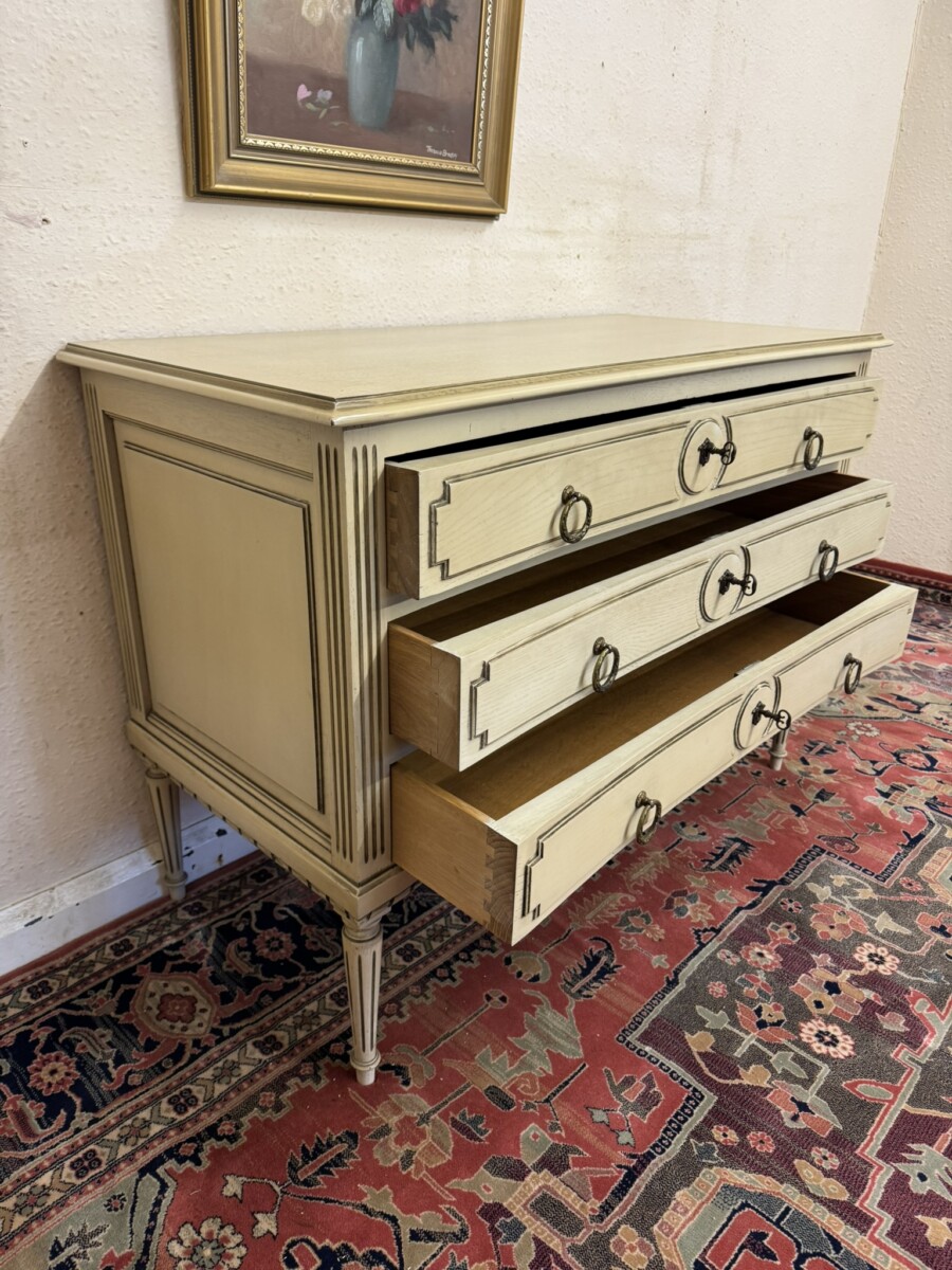 ANTIQUE FRENCH EMPIRE CURVED CHEST OF THREE DRAWERS CIRCA 1920 - Image 10