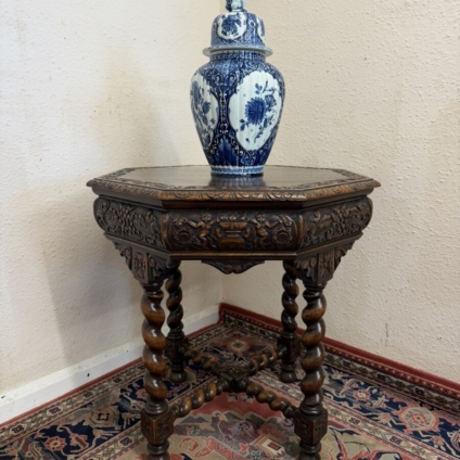 VICTORIAN OCTANGONAL CARVED OAK CENTRE TABLE/ACCENT TABLE CIRCA 1900