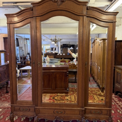 ANTIQUE FRENCH CARVED OAK MIRRORED DOOR ARMOIRE/WARDROBE CIRCA 1880
