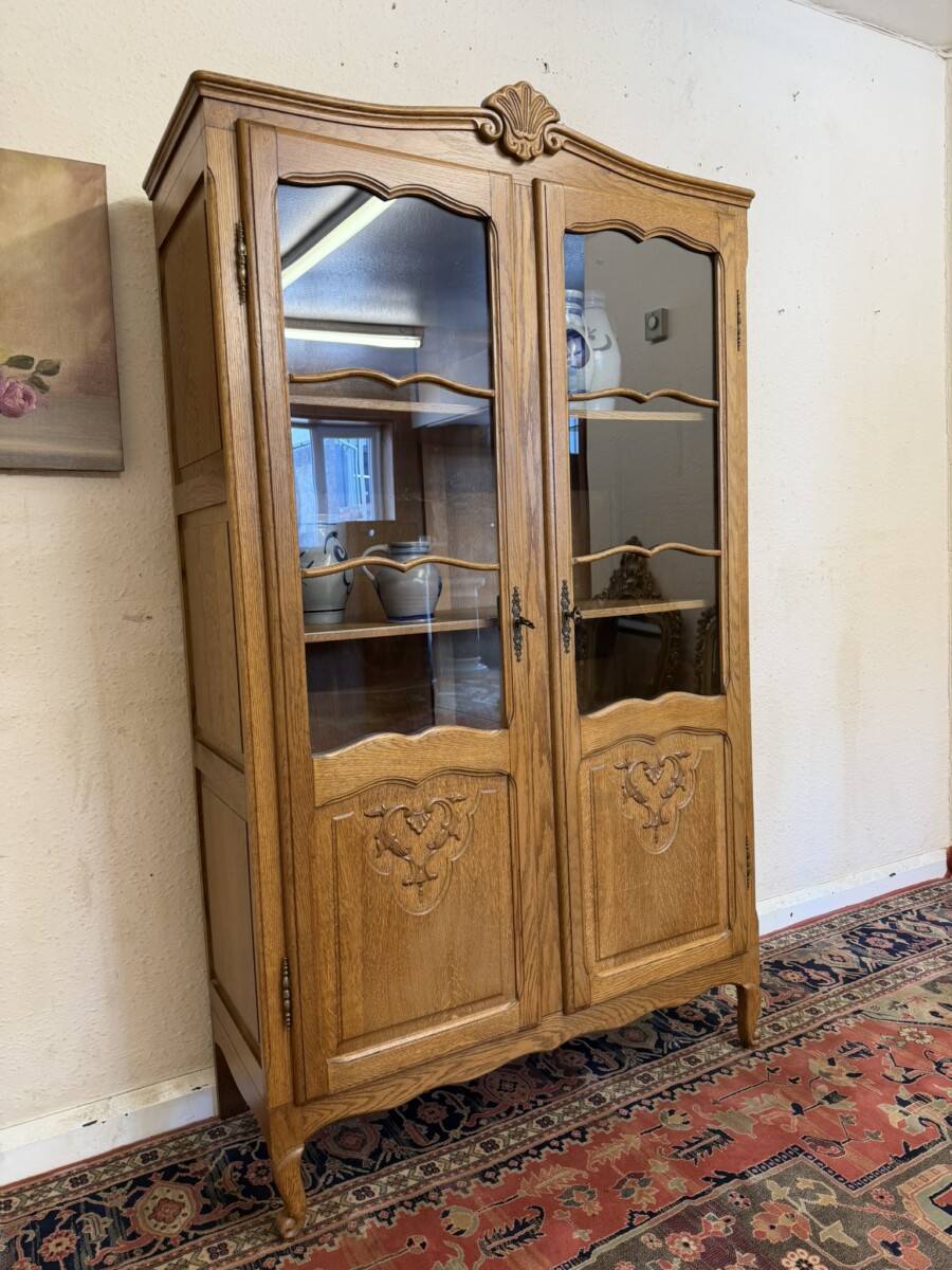 FRENCH CARVED OAK TWO DOOR BOOKCASE CIRCA 1950 - Image 3