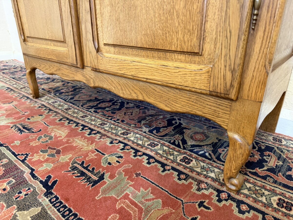 FRENCH CARVED OAK TWO DOOR BOOKCASE CIRCA 1950 - Image 7