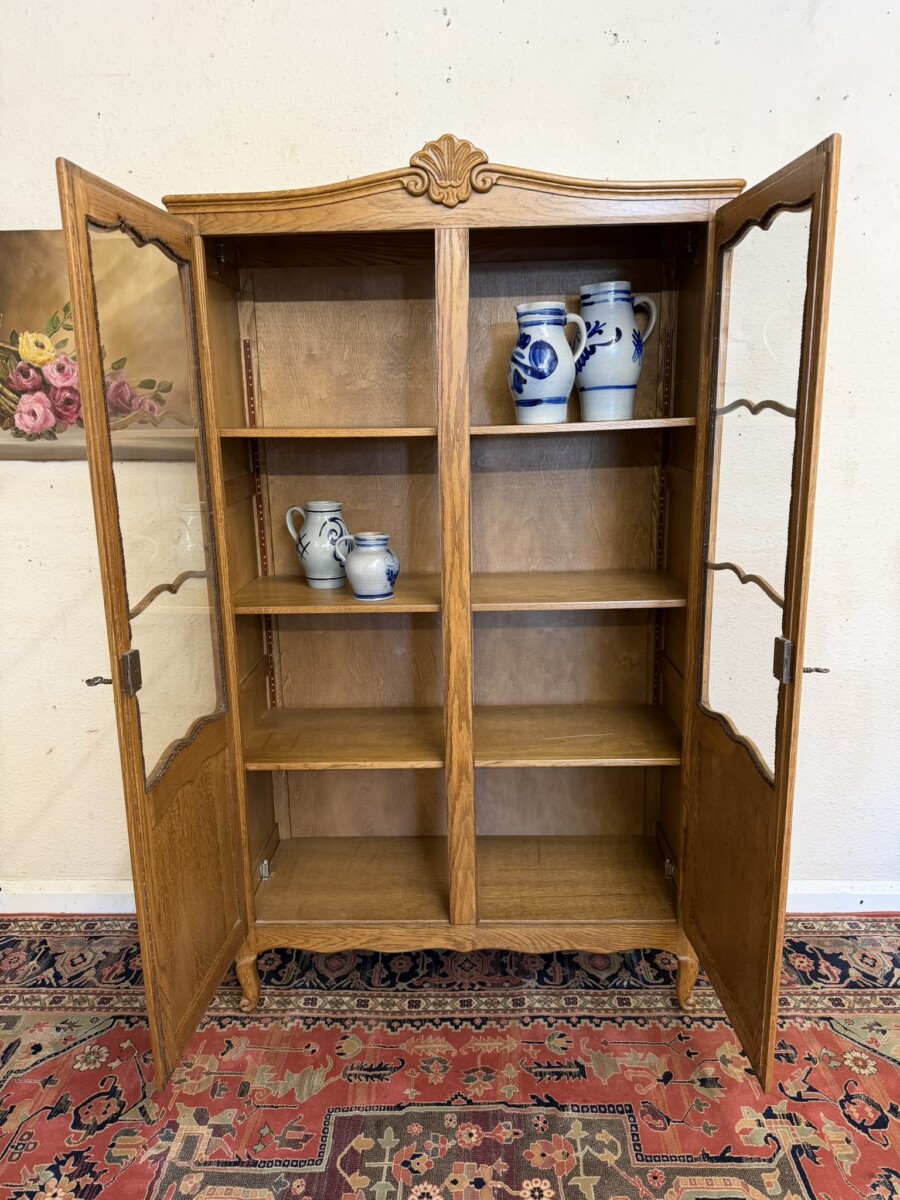 FRENCH CARVED OAK TWO DOOR BOOKCASE CIRCA 1950 - Image 9