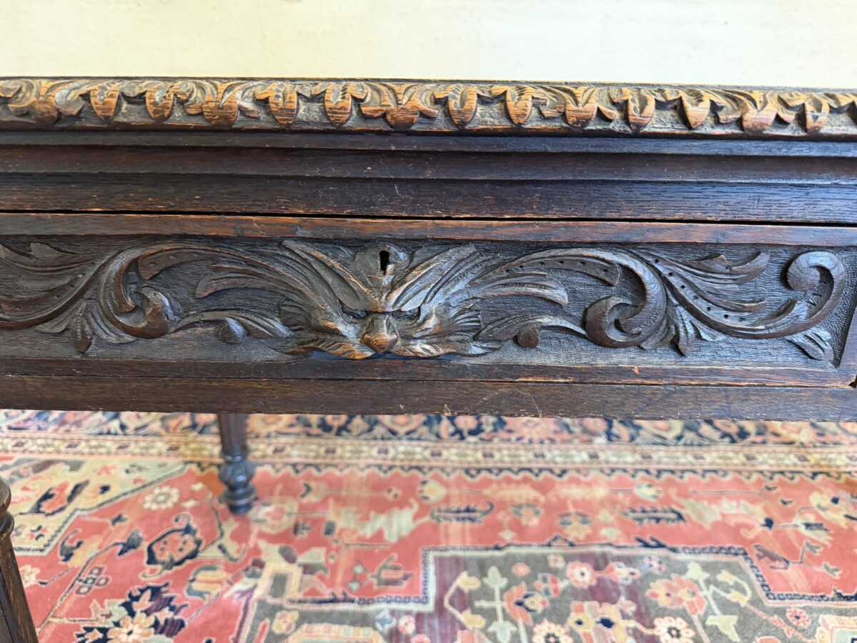 QUALITY ANTIQUE CARVED OAK WRITING TABLE BY JAS SHOOLBRED & CO CIRCA CIRCA 1890 - Image 3