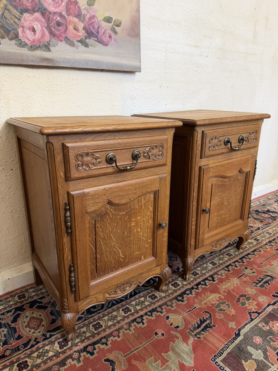 PAIR OF FRENCH CARVED OAK BEDSIDE CABINETS CIRCA 1950 - Image 4