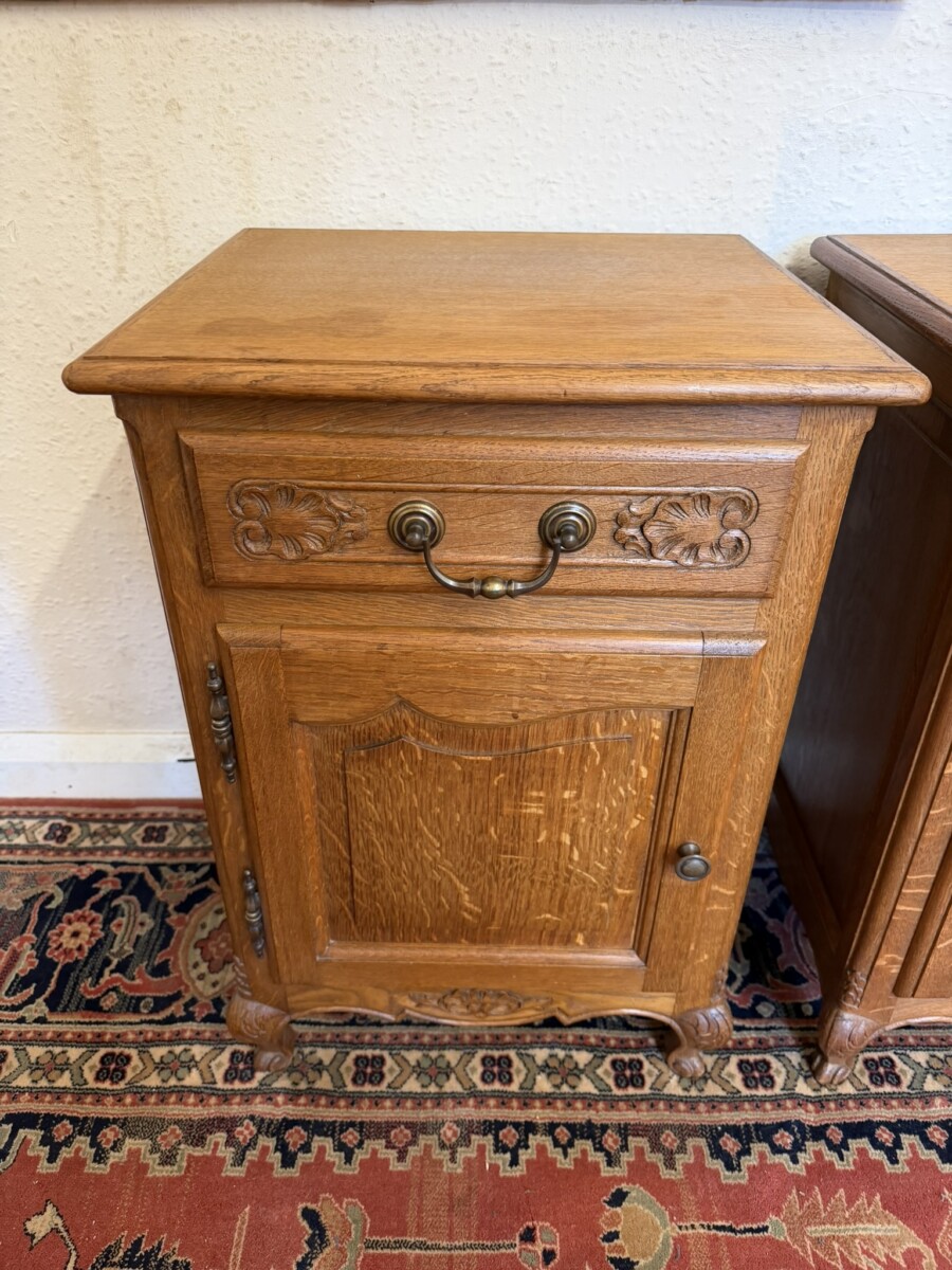 PAIR OF FRENCH CARVED OAK BEDSIDE CABINETS CIRCA 1950 - Image 6