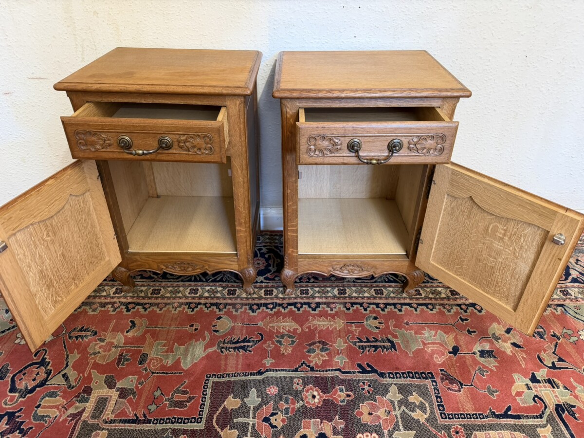 PAIR OF FRENCH CARVED OAK BEDSIDE CABINETS CIRCA 1950 - Image 8